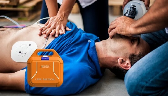 全国两会聚焦AED：各地代表齐建言，共筑生命安全网！