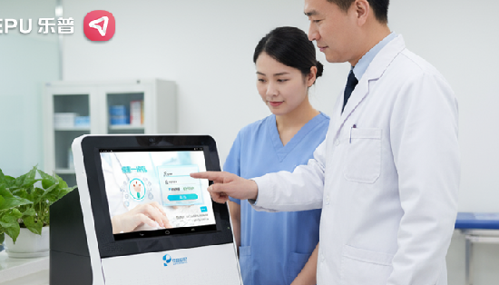以AI赋能：乐普健康一体机PC-704，用一颗“智能心”重构健康管理闭环