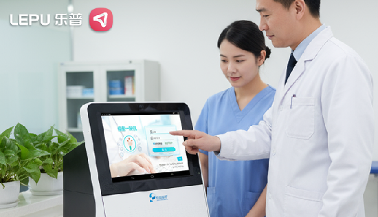 政策红利落地基层：健康一体机让健康管理服务 “触手可及”