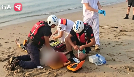 女子海边溺水心脏骤停，乐普AED再立大功！
